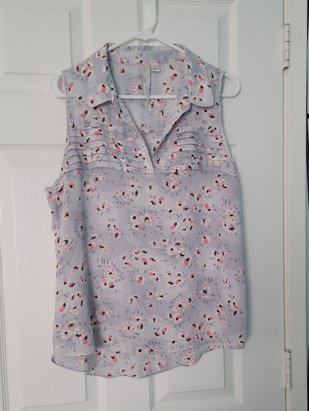 LC Lauren Conrad Lavender Floral Pintuck Camisole